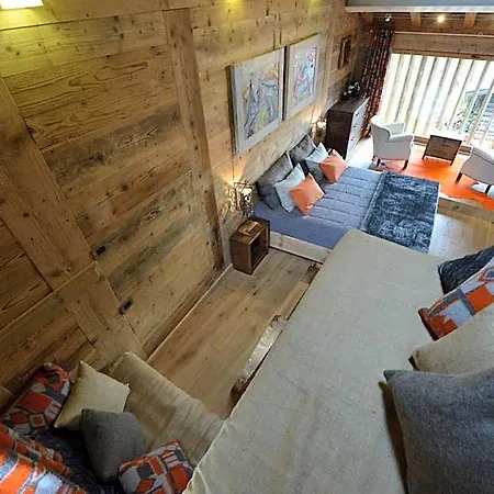 La Maison De Dolphe De Charme & Art Gallery Bed & Breakfast 3*