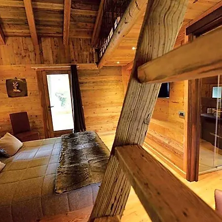 La Maison De Dolphe De Charme & Art Gallery Bed & Breakfast Brusson