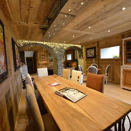 La Maison De Dolphe De Charme & Art Gallery Отель типа 