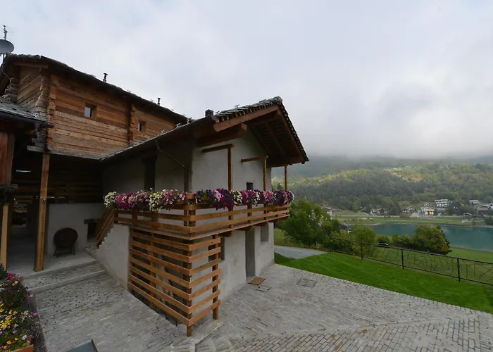 Bed & Breakfast La Maison De Dolphe De Charme & Art Gallery Brusson