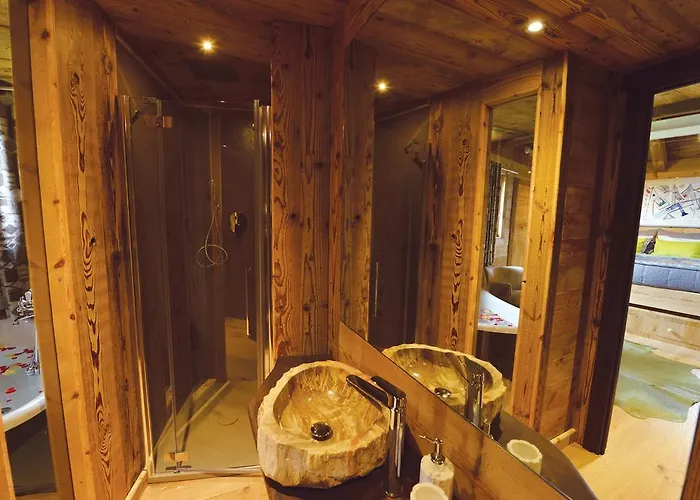 La Maison De Dolphe De Charme & Art Gallery 3*